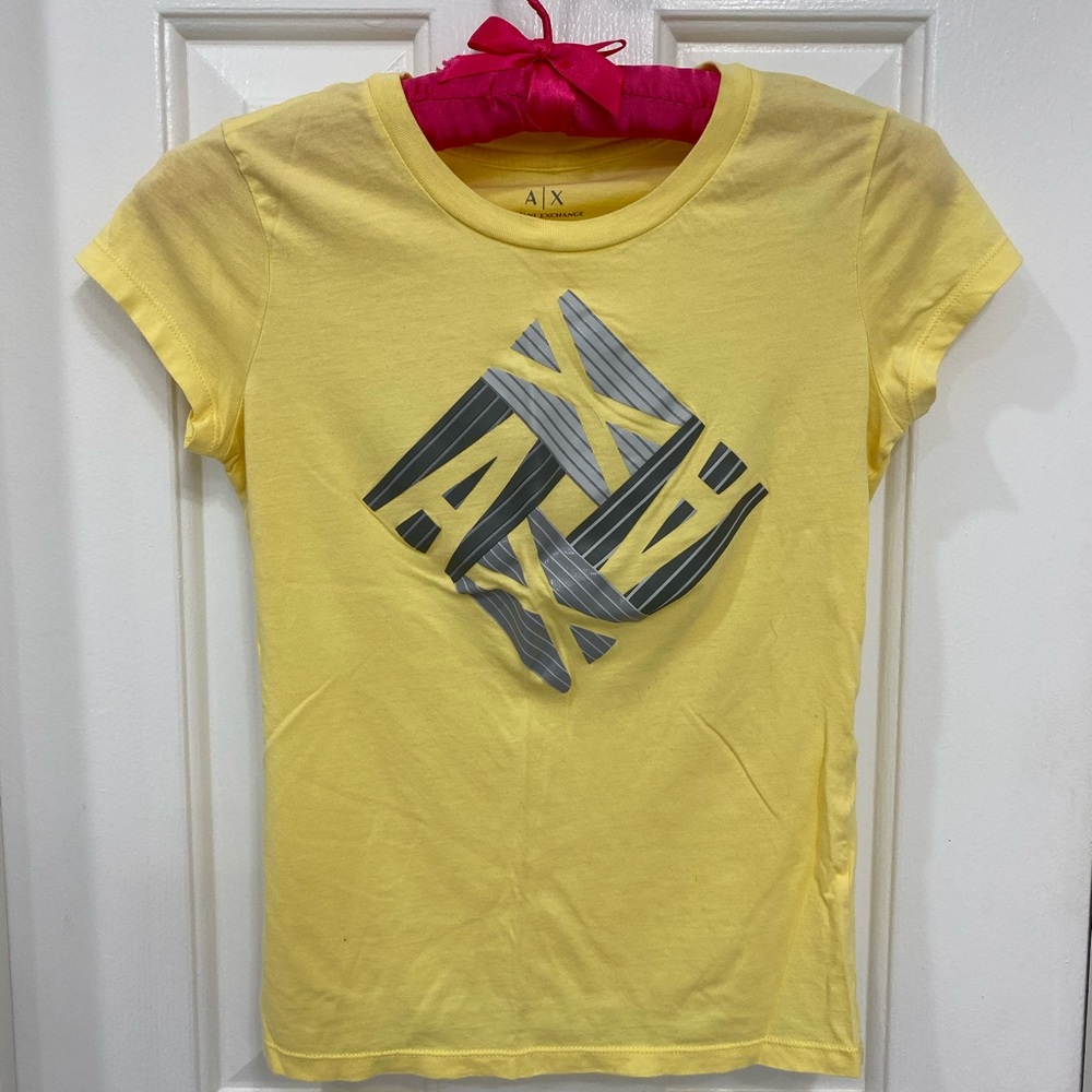 Armani Exchange yellow tee shirt!💛